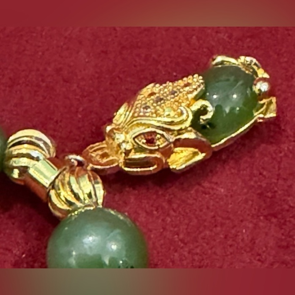 👑✅PRICE FIRM✅ LUCKY🍀 Faux Jade Pixiu Stretch Bracelet - Picture 7 of 17